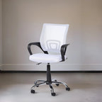 Cadeira de Escritório Ergonómica em Malha Respirável Design Ajustável com Apoio Lombar e Mobilidade Otimizada com Rodas Giratórias 360º
